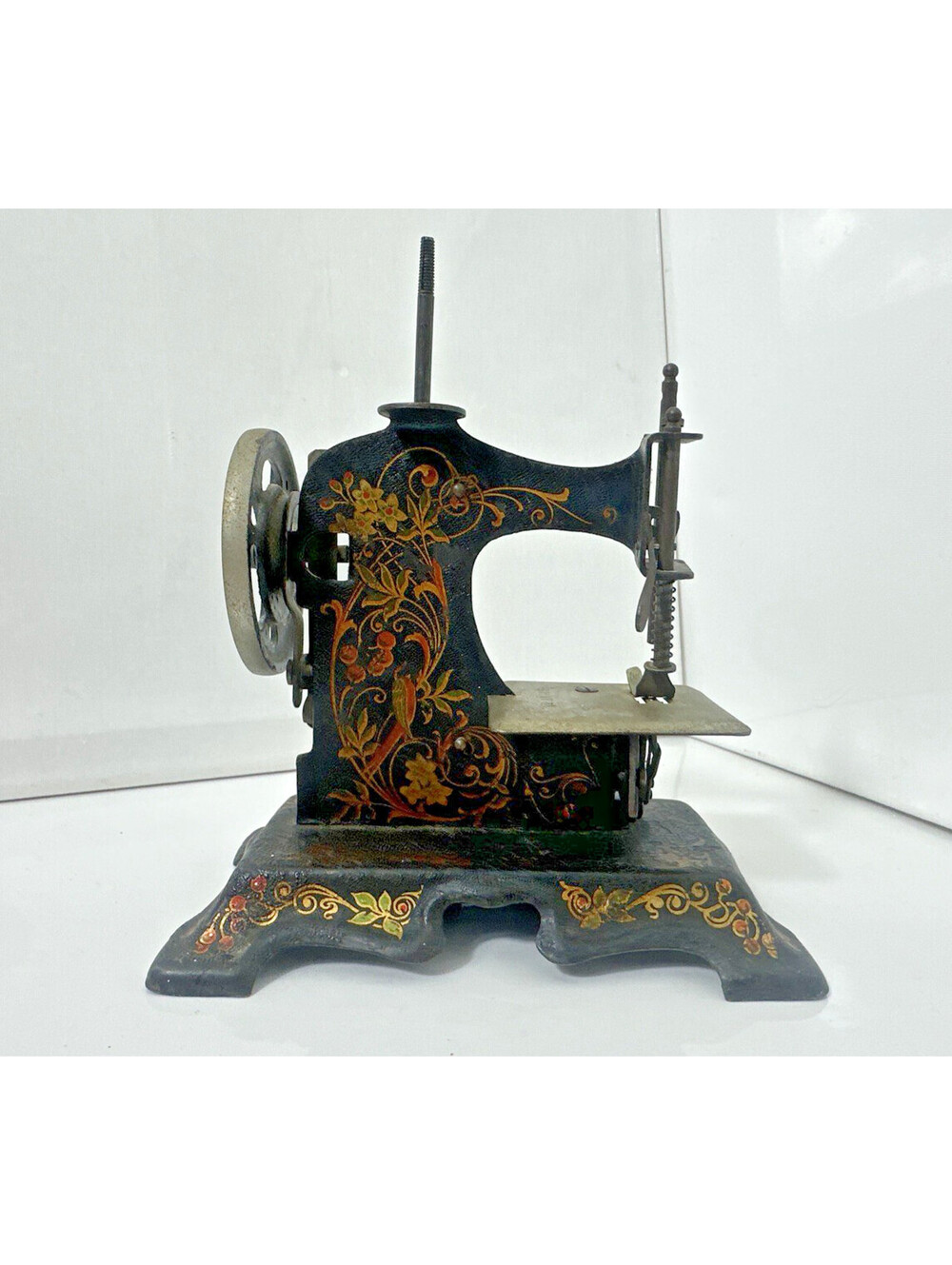 Antique FW Muller Model 5 Toy Sewing Machine Germany Art Nouveau Cast Iron 1900